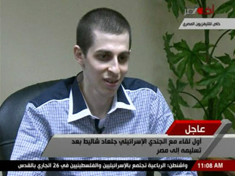 Antes de ser entregado a las autoridades israelíes, Shalit ha hablado para la televisión egipcia