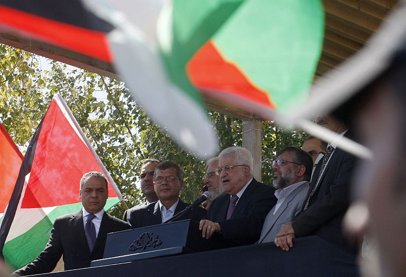 El presidente de la Autoridad Palestina, Mahmud Abás, se dirige a los liberados en la ceremonia de bienvenida en Ramalah