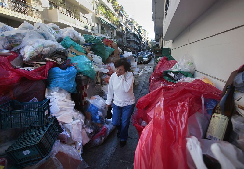 Cerca de 30.000 toneladas de basura se han acumulado tras 20 días de huelga de los servicios de limpieza