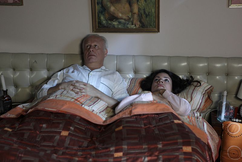 Paquita sigue muy extraña con Miguel. La joven no sabe qué le pasa, lo único que siente es un gran vacío en su interior.