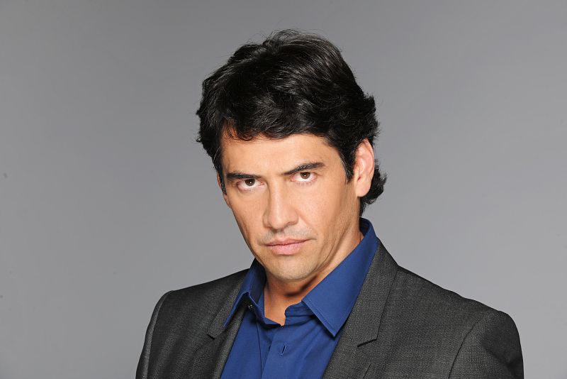 Gabriel Porras interpreta a Gonzalo Ibáñez en La casa de al lado