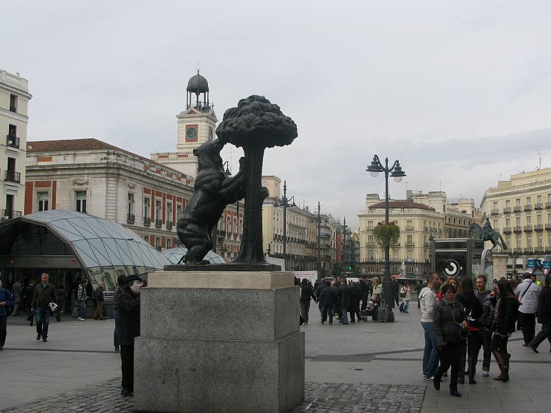 En la madrileña Puerta del Sol no se ha colocado propaganda electoral el primer día de campaña