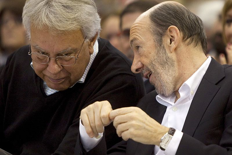 Rubalcaba en Valencia, arropado por González