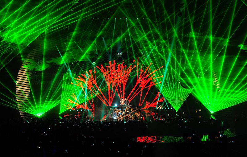 El cantante francés David Guetta durante su actuación en el Odyssey Arena.