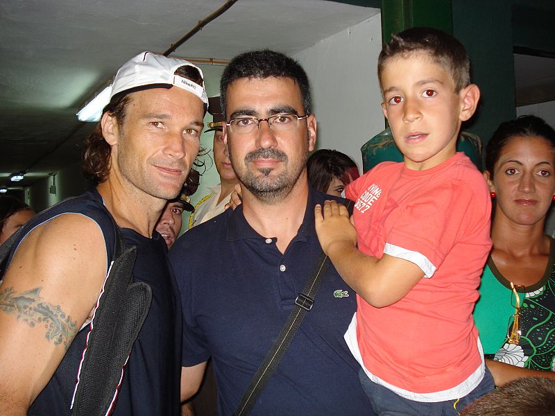 Con el bueno de Charli...