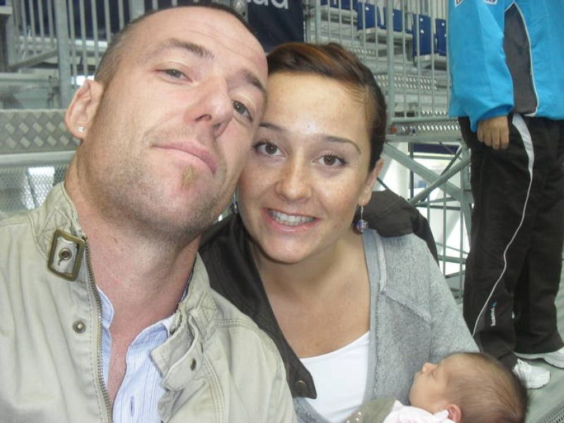 Hola, soy Naiara y tengo solo 20 días y aquí estoy con mi papi y mi mami, disfrutando de mi primer torneo