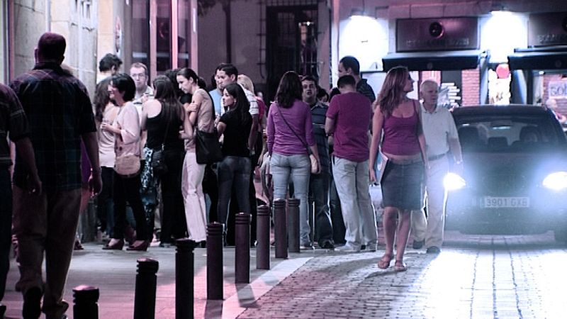 El salir a la calle para festejar forma parte de nuestra cultura pero provoca una de las principales quejas vecinales