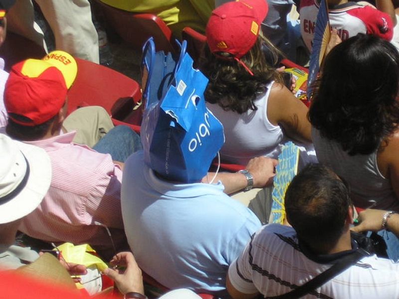 Al menos en Sevilla no habrá que recurrir a estos métodos improvisados contra el calor.