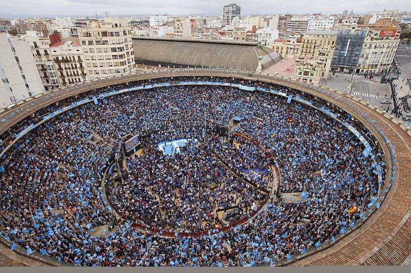 Vista general de la Plaza de toros de Valencia, donde Rajoy ha dado su mitin