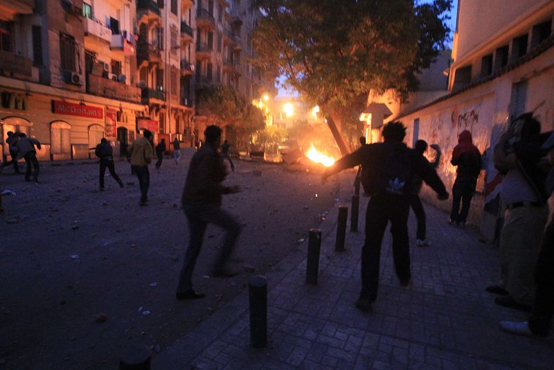 El caos de los disturbios se palpa en las calles de El Cairo