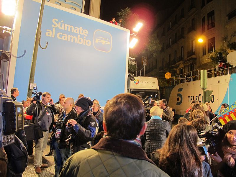 Un gran número de medios ha seguido la noche electoral desde Génova.
