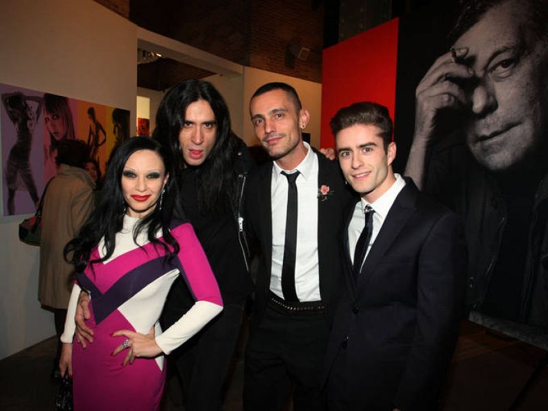  Alaska y Mario Vaquerizo con David Delfín.