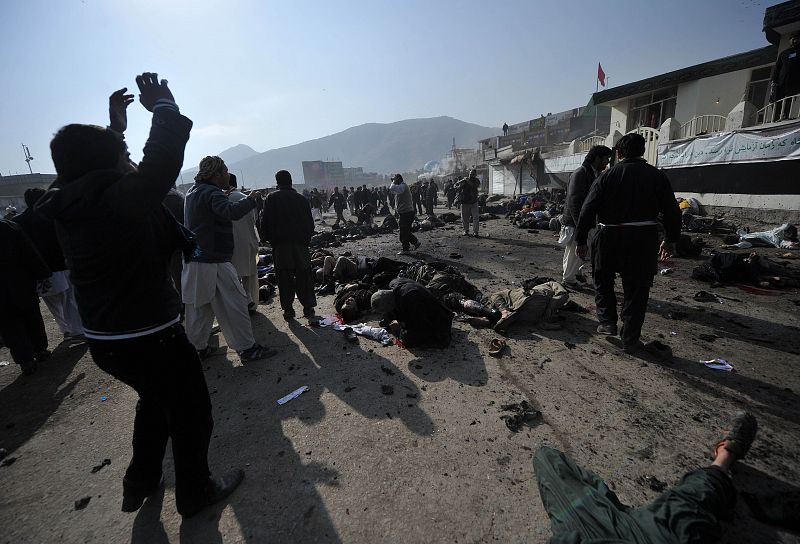 Al menos una treintena de muertos en Kabul
