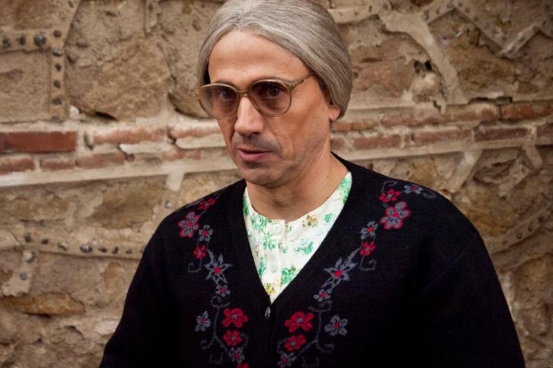 La Vieja l' Visillo en busca del cotilleo