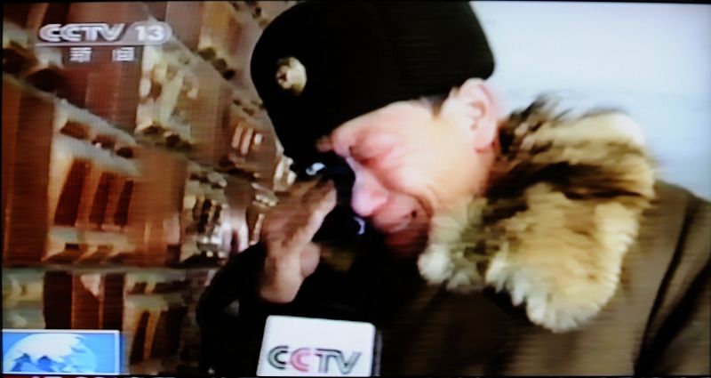 Imágenes de la televisión CCTV en la que un soldado llora la muerte de Kim Jong-il