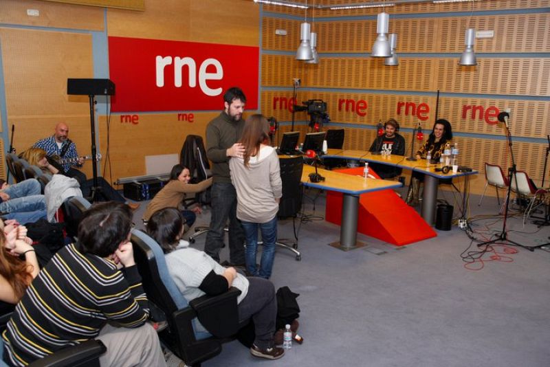 Público en el acústico con Ojos de Brujo