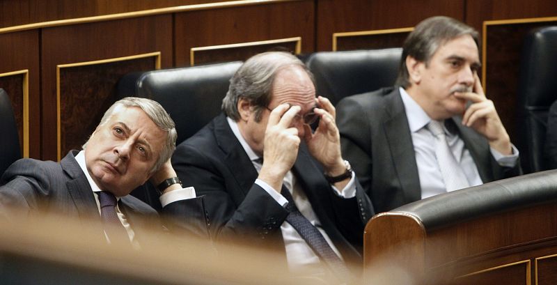 Los ministros en funciones de Fomento, José Blanco; Educación, Ángel Gabilondo, y Trabajo, Valeriano Gómez, dejarán esta semana sus carteras.