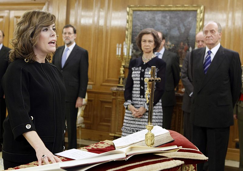 Soraya Sáenz de Santamaría jura como vicepresidenta, ministra de la Presidencia y portavoz del Gobierno presidido por Mariano Rajoy.