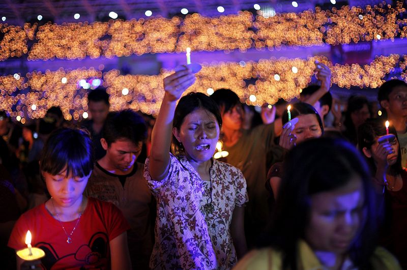 MISA DE NAVIDAD EN EL ESTADIO BUNG KARNO