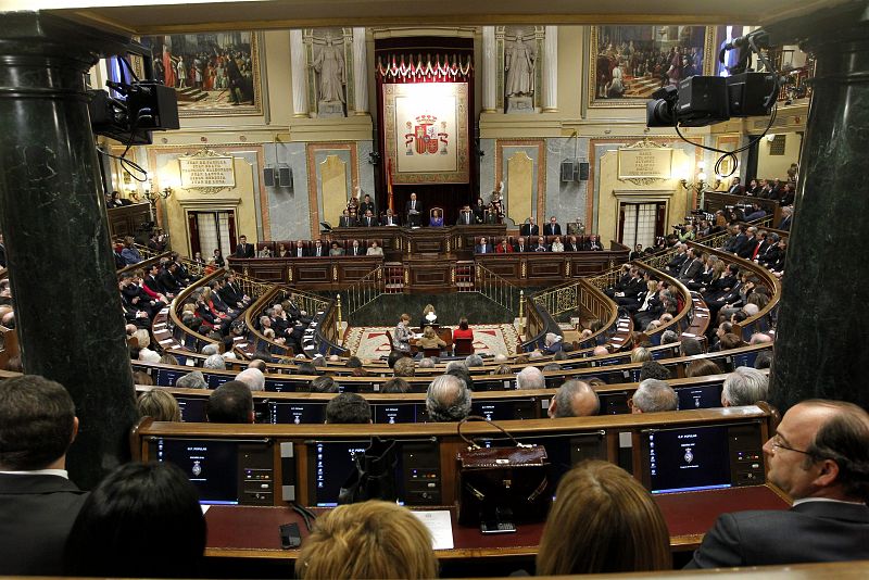 Don Juan Carlos ha hecho un llamamiento a los parlamentarios para que se vuelquen contra la crisis económica