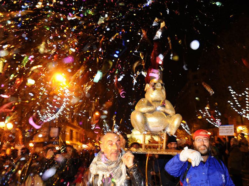 Han participado diversos colectivos como los que están a favor de la educación pública o los que están en contra