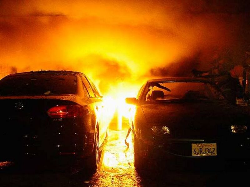 La ola de incendios ha obligado a evacuar a decenas de personas.