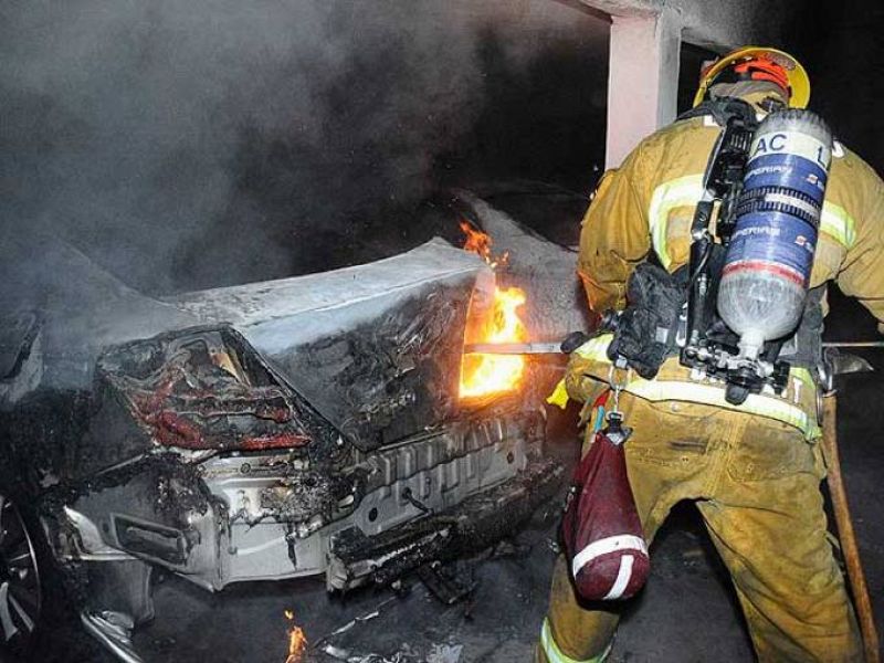 Decenas de incendios en estacionamientos y garajes de Los Ángeles y Hollywood.