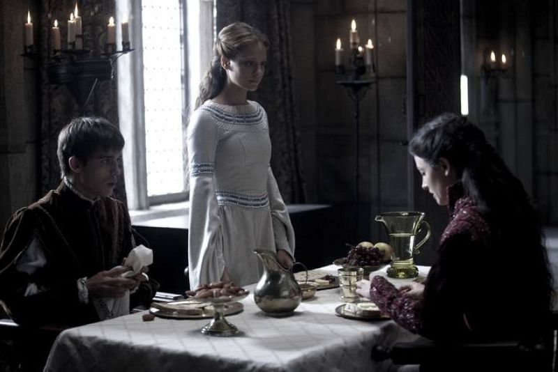 Isabel - Isabel se enfrenta a la Reina Juana