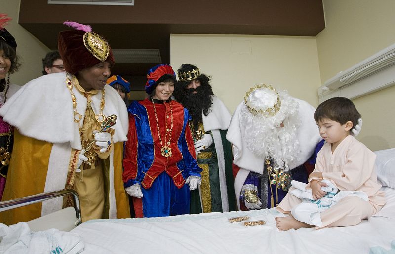 Los Reyes Magos no se olvidan de los niños que pasan estas fiestas hospitalizados