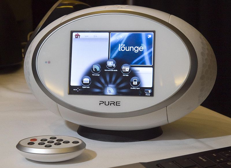 Un modelo de radio Pure que reproduce música en streaming