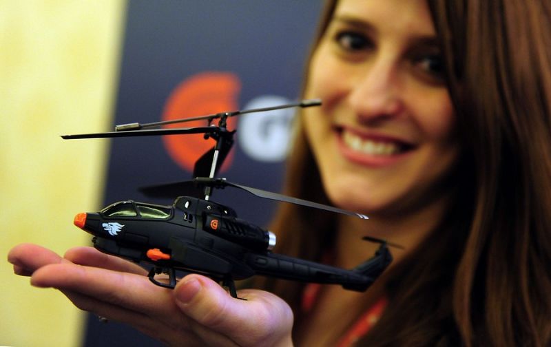 El helicóptero de asalto Helo TC  fue presentado en la sesión inaugural del CES 2012. Puede ser pilotado a través de dispositivos iOS (iPad, iPhone o iPod) y pronto estará disponible para Android.