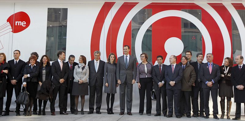 LOS PRÍNCIPES DE ASTURIAS INAUGURAN UNA EXPOSICIÓN SOBRE EL 75º ANIVERSARIO DE RNE