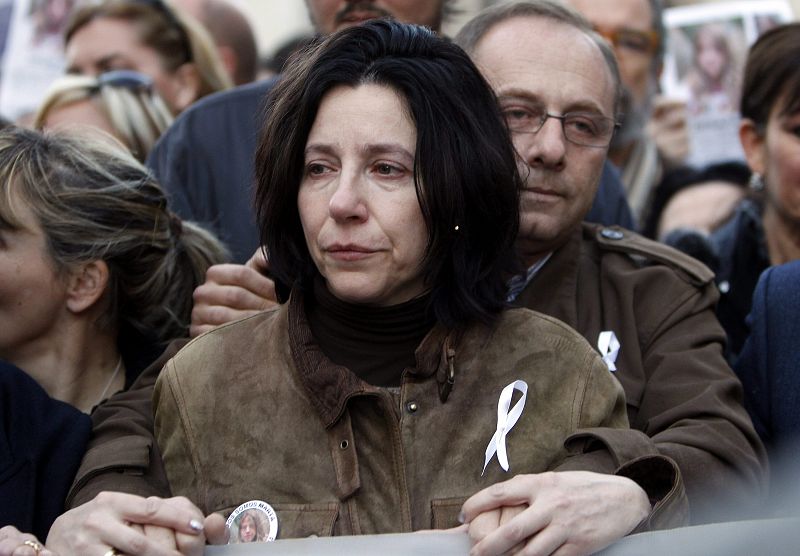 UNAS DIEZ MIL PERSONAS RECUERDAN A MARTA DEL CASTILLO EN SEVILLA Y PROTESTAN POR LA SENTENCIA