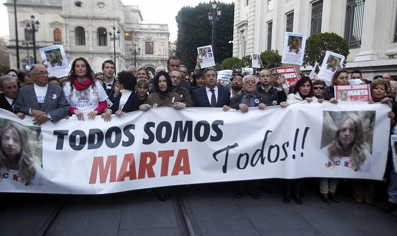 Los padres de Marta del Castillo han encabezado la manifestación de Sevilla.