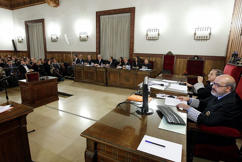 El tribunal ha ordenado desalojar la sala tras las muestras de júbilo por el veredicto del jurado