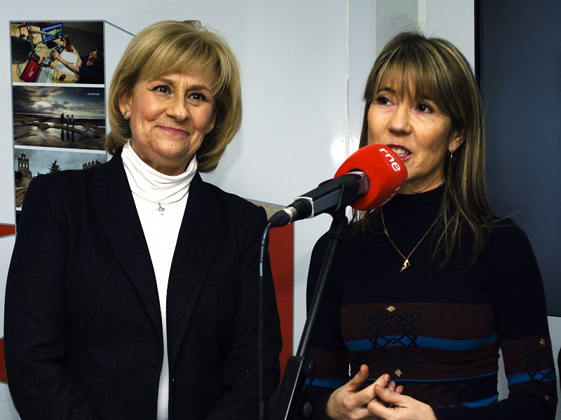 La alcaldesa de Albacete, Carmen Bayod, junto a la responsable de RNE en Albacete, Leonor Leal.