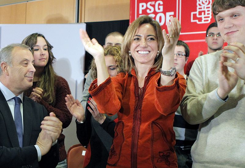 CARME CHACÓN HA PRESENTADO HOY SU CANDIDATURA EN SANTIAGO