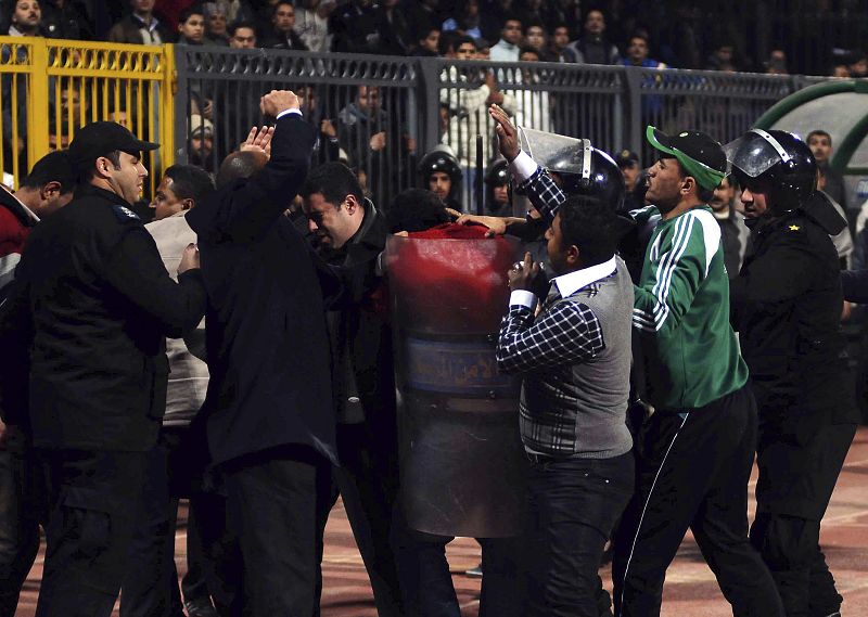 SE ELEVA A 73 LA CIFRA DE MUERTOS POR DISTURBIOS TRAS PARTIDO DE LIGA EGIPCIA