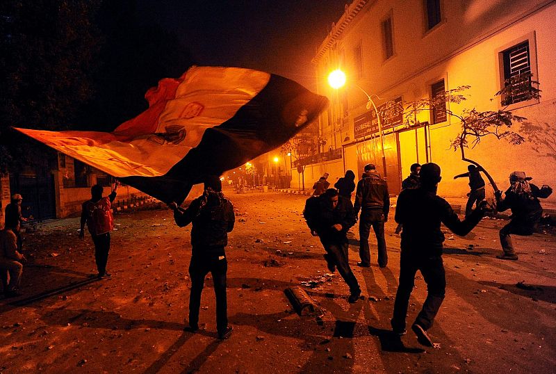 ENFRENTAMIENTOS EN EL CAIRO DESPUÉS DE DISTURBIOS EN PARTIDO DE FÚTBOL