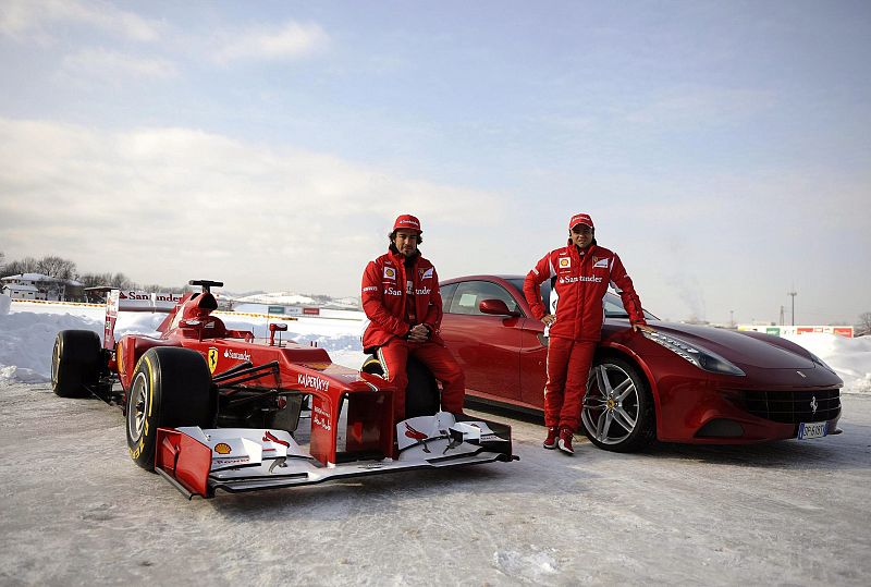 Alonso y Massa en la sede de Ferrari presentan el nuevo F2012