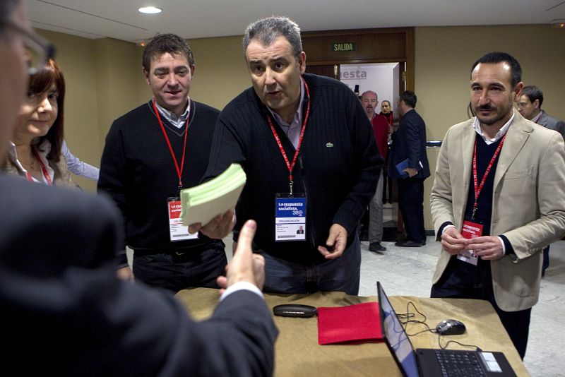 ENTREGA DE AVALES EN EL 38 CONGRESO DEL PSOE