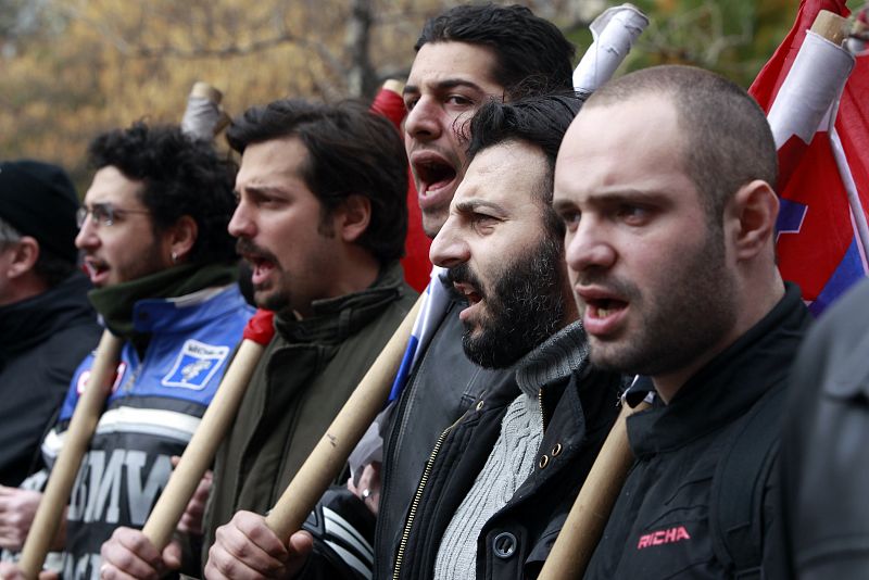 Un grupo de afiliados al sindicato comunista PAME, durante la manifestación de Atenas
