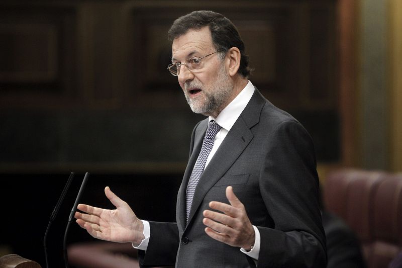 Rajoy admite que la situación del paro es "crítica" y que empeorará en 2012