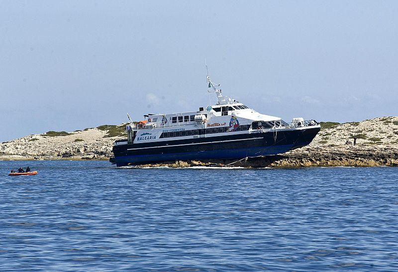 UN HERIDO LEVE AL ENCALLAR UN FERRY CON 29 PERSONAS EN LA ISLA DE FORMENTERA