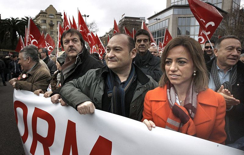 MILES DE PERSONAS SE MANIFIESTAN EN BARCELONA CONTRA LA REFORMA LABORAL