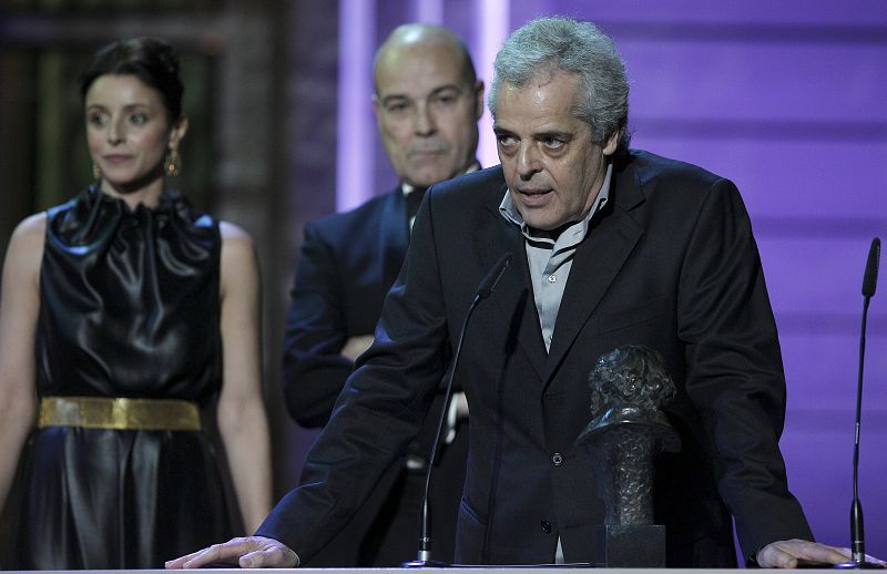 Andrés Santana pronuncia unas palabras tras recibir el premio a la mejor dirección de producción por "Blackthorn".