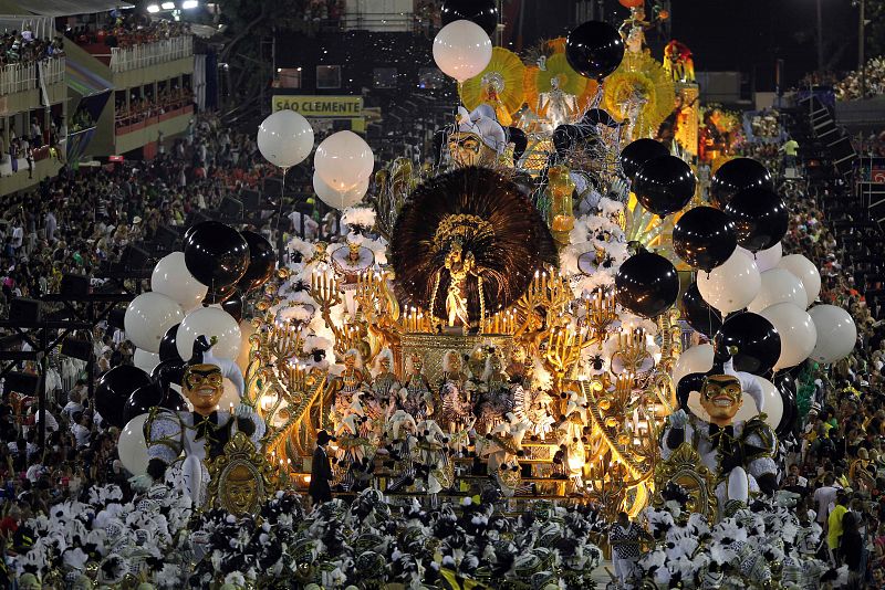 Vista de una de las carrozas en el sambódromo del carnaval de Río de Janeiro (Brasil)