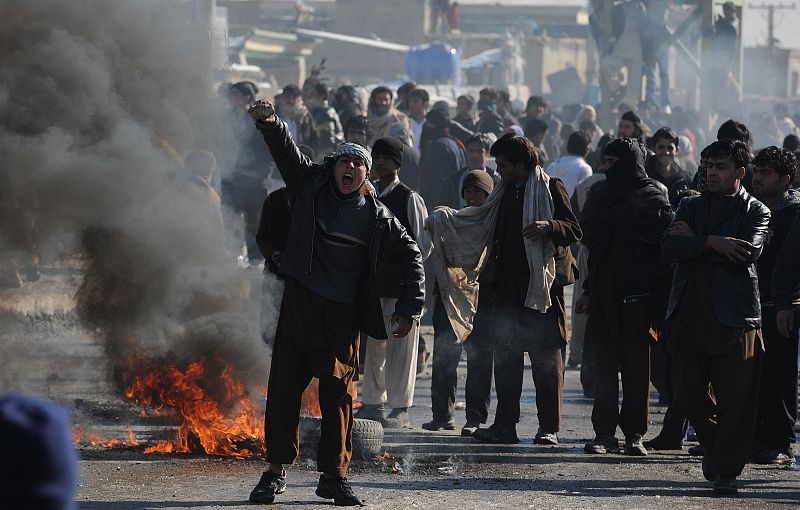 La Policía ha respondido con fuego real a los manifestantes en Kabul y otras ciudades afganas