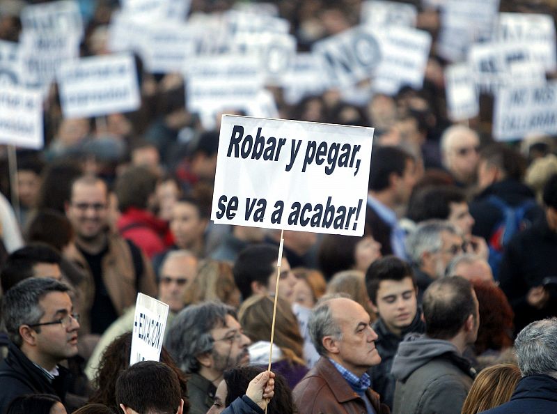 UNA GRAN MARCHA REIVINDICA UNA EDUCACIÓN PÚBLICA DE CALIDAD EN VALENCIA