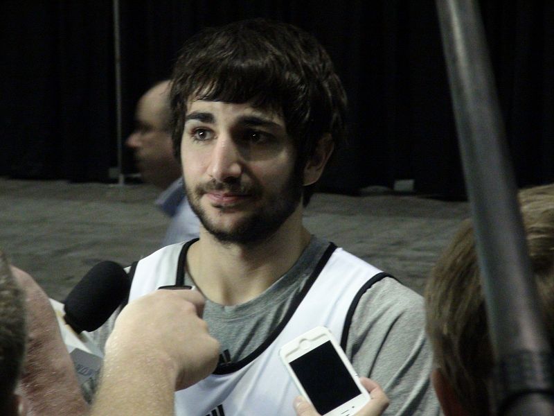 RICKY RUBIO BATE EL RÉCORD MUNDIAL DE CANASTAS DESDE DETRÁS DEL ARO